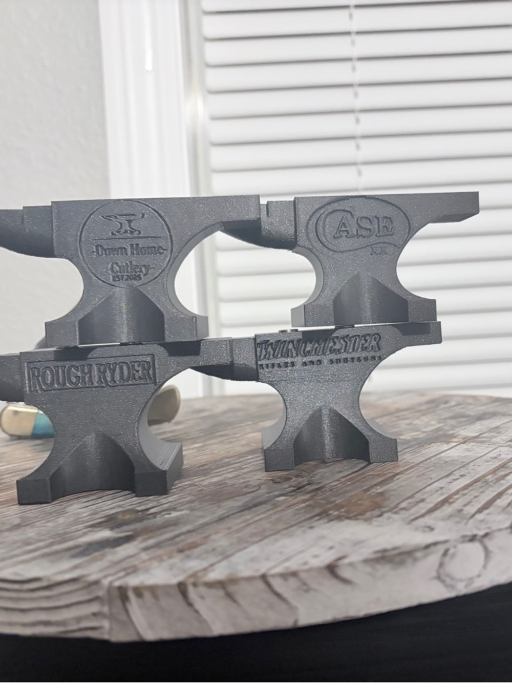 Custom Knife Anvil Stand Display Magnetic